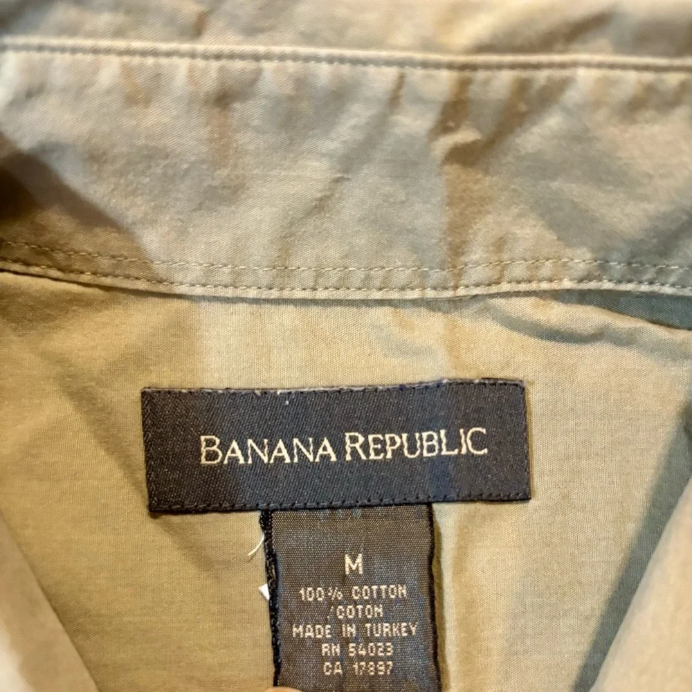 Banana Republic Men’s Size‎ Medium Casual Button Down Shirt